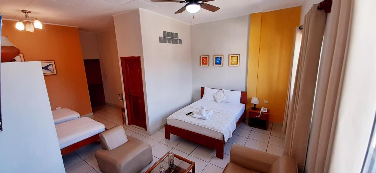 Hostal Huayruro Iquitos Exteriör bild