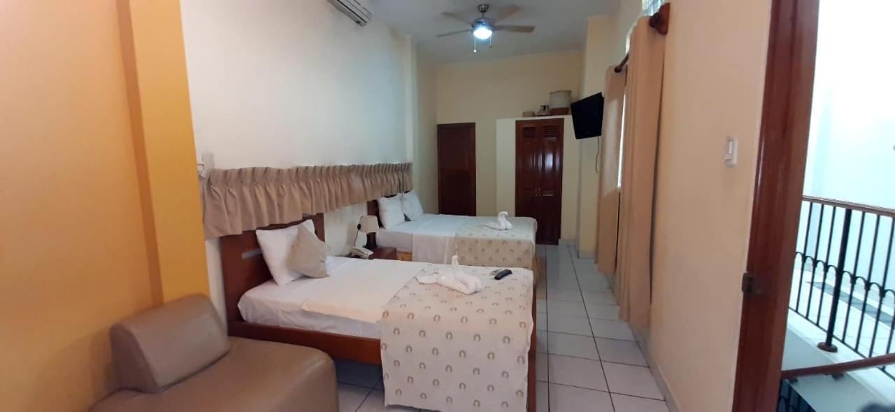 Hostal Huayruro Iquitos Exteriör bild
